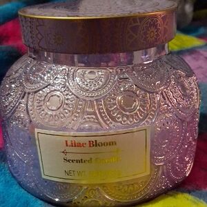 14OZ LILAC BLOOM LUXERY CANDLE. SLO BURN. NWT